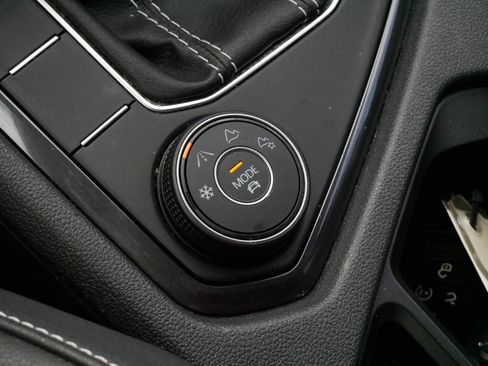 Certified 2023 Volkswagen Tiguan SE AWD/4WD image 28