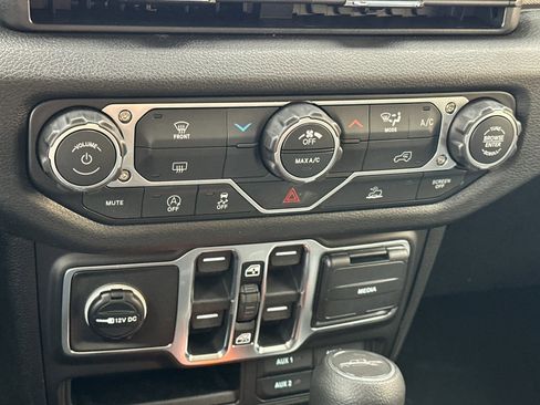 New 2026 Jeep Gladiator Sport image 18