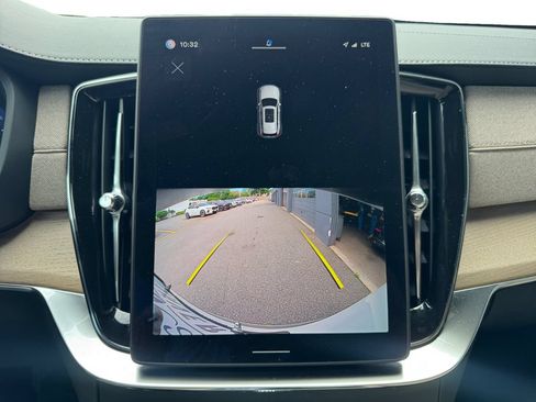 Certified 2025 Volvo XC90 B5 Core AWD/4WD image 21