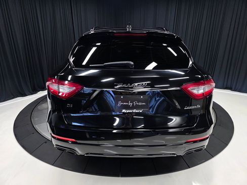 Used 2018 Maserati Levante GranSport image 10