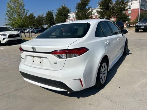 Used 2020 Toyota Corolla LE FWD image 3