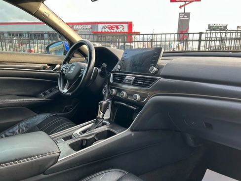 Used 2018 Honda Accord Sport image 14