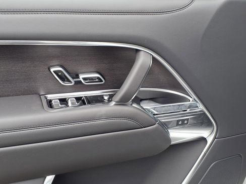 New 2025 Land Rover Range Rover SE image 10