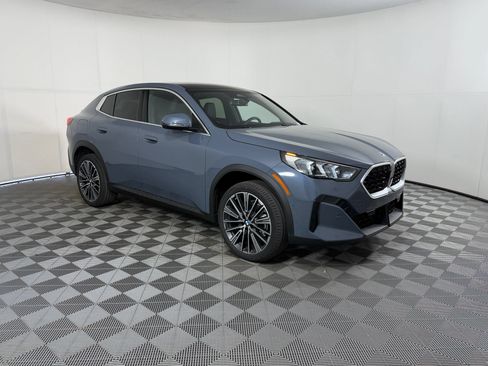 Used 2026 BMW X2 xDrive28i w/ Technology Package AWD/4WD image 7
