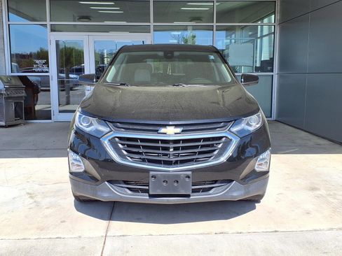 Used 2020 Chevrolet Equinox LT w/ Driver Convenience Package image 2
