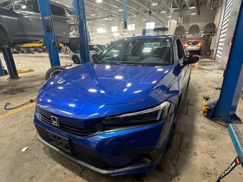 Used 2024 Honda Civic Sport image 3