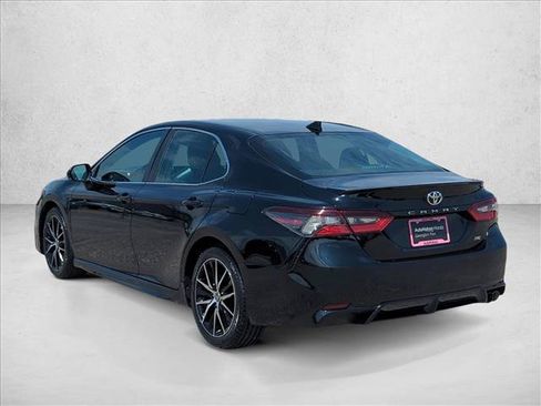 Used 2024 Toyota Camry SE FWD image 9