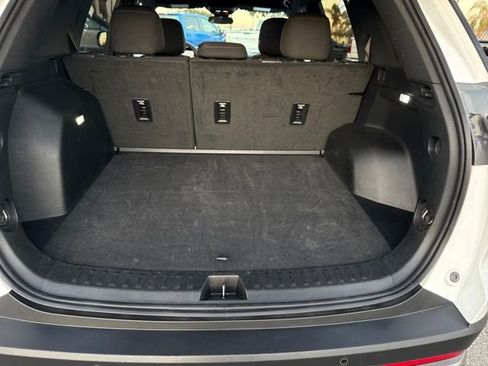 Certified 2025 Chevrolet Equinox LT image 24