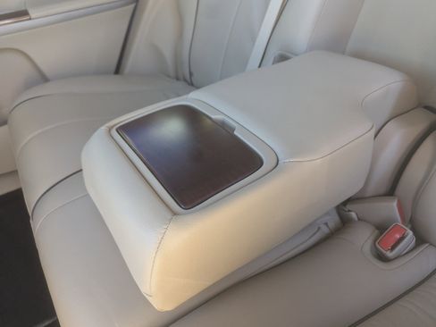 Used 2012 Toyota Venza XLE image 42