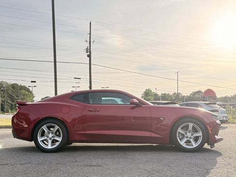 Used 2018 Chevrolet Camaro LT RWD image 6
