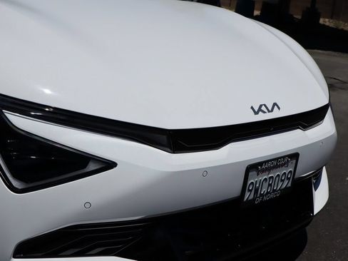 Used 2025 Kia EV6 Wind RWD image 9