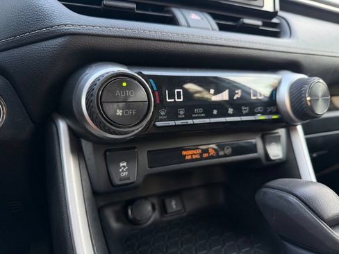 Used 2022 Toyota RAV4 XLE FWD image 21