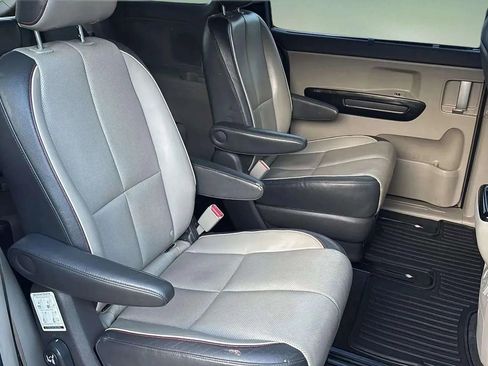 Used 2015 Kia Sedona SX image 22