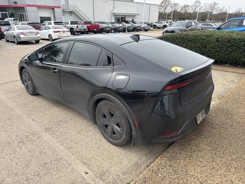 Used 2023 Toyota Prius LE image 4