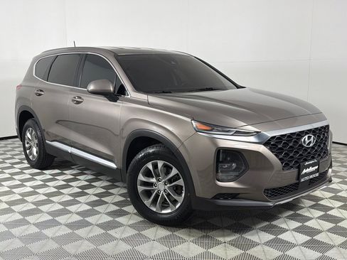 Used 2019 Hyundai Santa Fe SE image 2