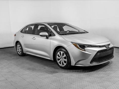 Used 2021 Toyota Corolla LE FWD image 11