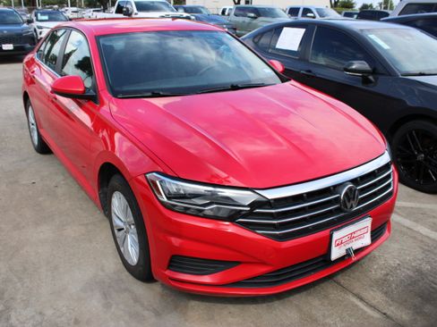 Used 2019 Volkswagen Jetta S w/ Driver Assistance Package FWD image 2