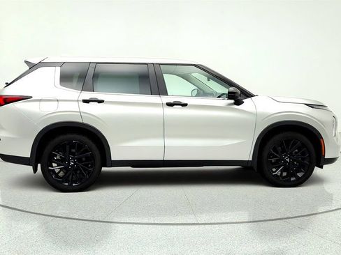 Used 2022 Mitsubishi Outlander SE AWD/4WD image 4