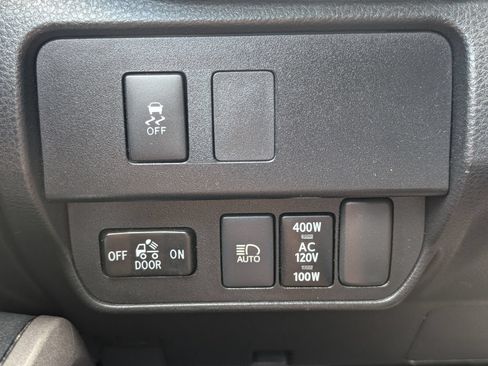 Used 2021 Toyota Tacoma SR5 w/ Trail Edition RWD image 19