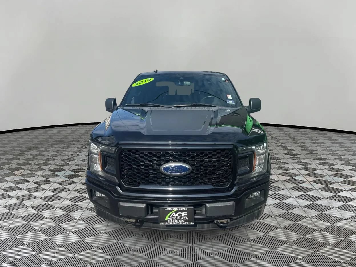 Used 2019 Ford F150 XLT w/ Equipment Group 302A Luxury AWD/4WD image 3