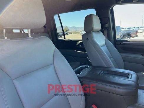 Used 2024 Chevrolet Suburban LT image 29