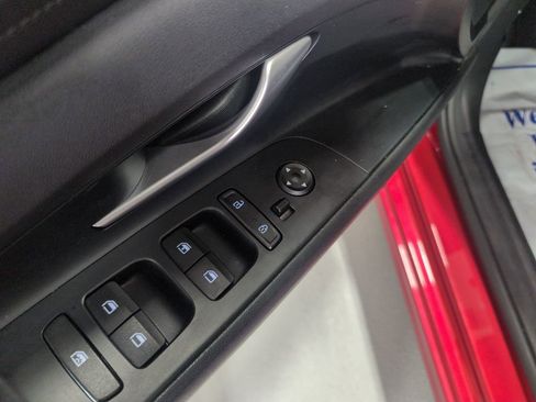 Used 2023 Hyundai Elantra SE w/ Cargo Package image 12