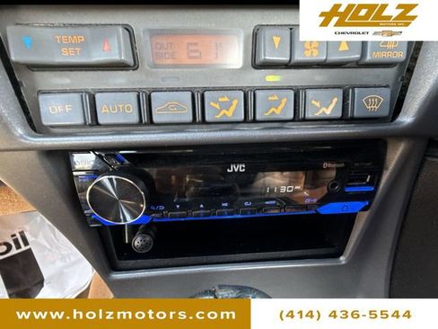 Used 1990 Chevrolet Corvette Convertible RWD image 13