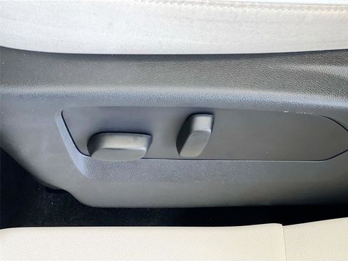 Used 2022 Buick Envision Avenir w/ Technology Package II image 20