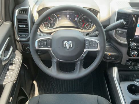 New 2025 RAM 2500 Big Horn AWD/4WD image 17