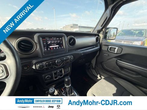 Used 2018 Jeep Wrangler Unlimited Sport S AWD/4WD image 21