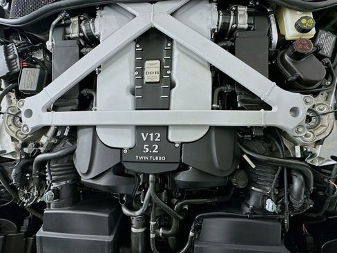 Used 2017 Aston Martin DB11 V12 RWD image 40