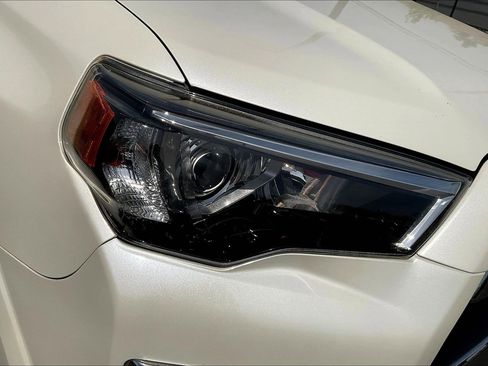 Used 2019 Toyota 4Runner Limited AWD/4WD image 32