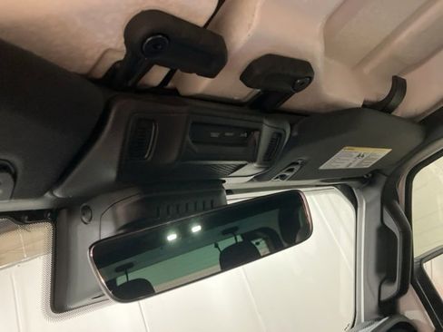 Used 2024 Jeep Wrangler Rubicon w/ Technology Group image 19