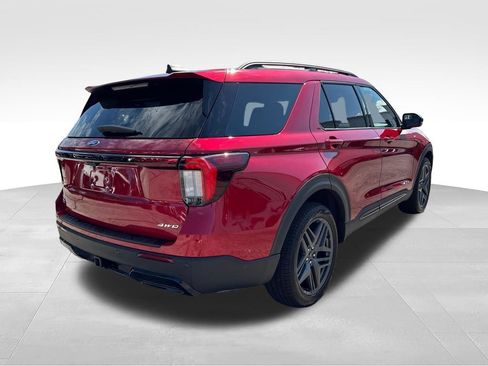 Used 2026 Ford Explorer ST-Line w/ ST-Line Street Pack AWD/4WD image 2