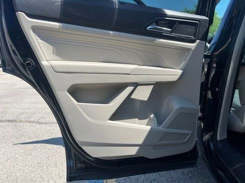 Used 2023 Volkswagen Atlas SE w/ Panoramic Sunroof Package AWD/4WD image 20