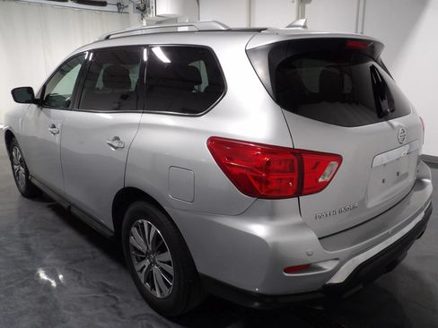 Used 2019 Nissan Pathfinder SV FWD image 5
