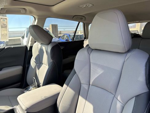 New 2025 Subaru Outback Limited image 24