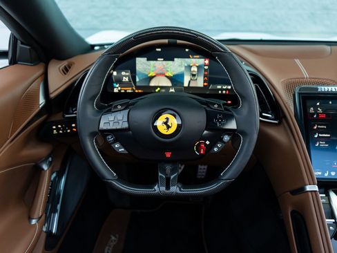 Used 2024 Ferrari Roma Spider RWD image 31