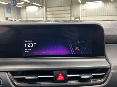 Used 2024 Kia Seltos EX AWD/4WD image 19