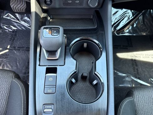 Used 2025 Nissan Rogue SV FWD image 28