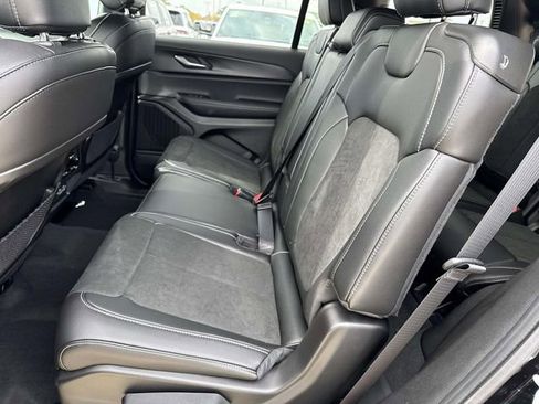 New 2025 Jeep Grand Cherokee L Altitude RWD image 9