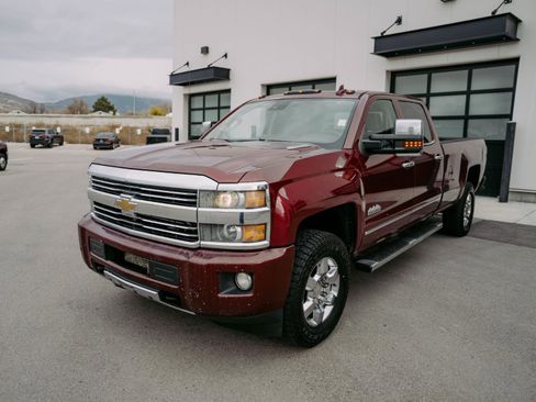 Used 2015 Chevrolet Silverado 3500 High Country image 3