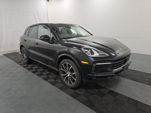Used 2023 Porsche Cayenne AWD/4WD image 4