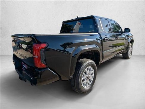 Used 2025 Toyota Tacoma SR5 AWD/4WD image 2