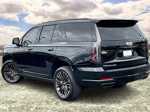 Certified 2025 Cadillac Escalade Sport Platinum w/ LPO, Floor Liner Package image 4