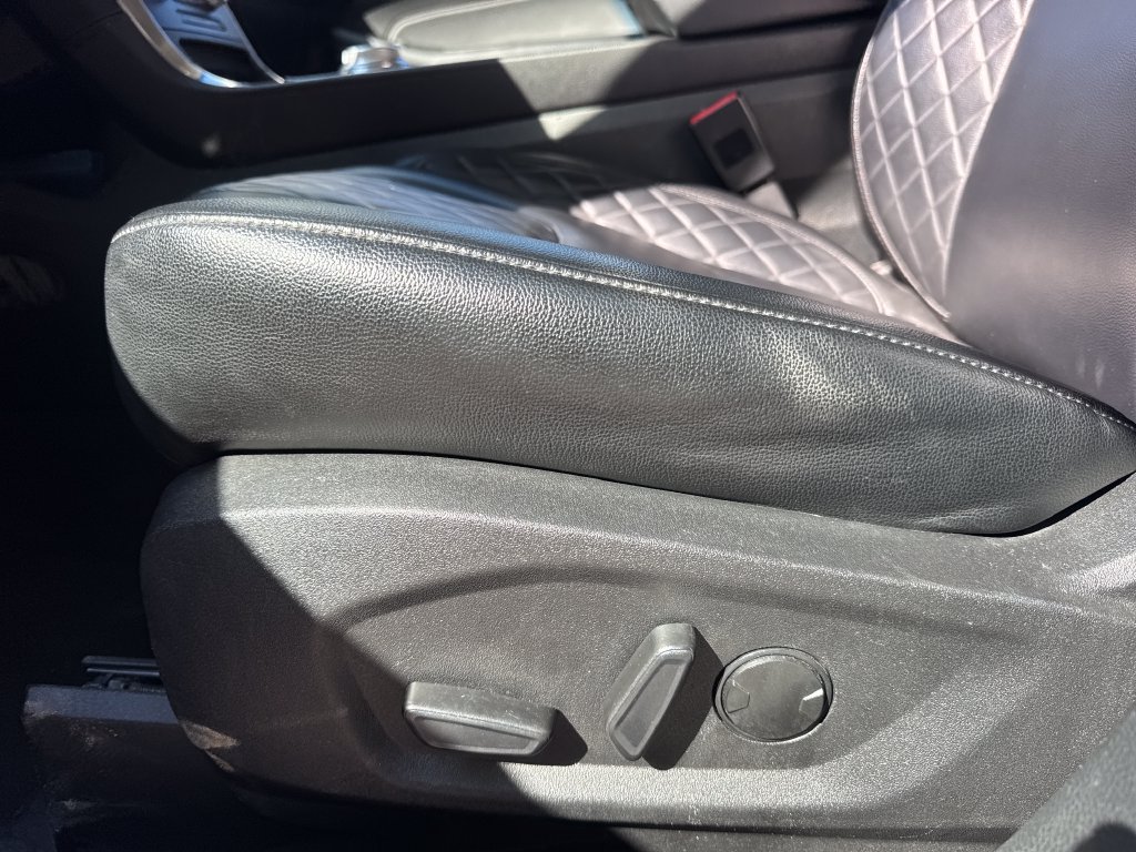 Used 2024 Ford Edge Titanium AWD/4WD image 14