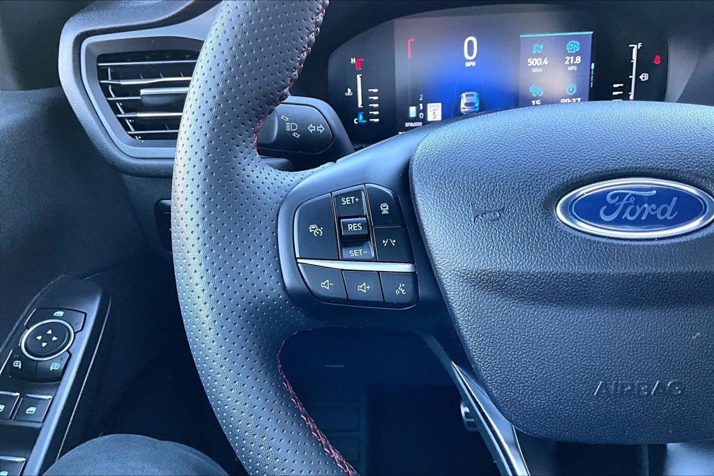 Certified 2023 Ford Escape ST-Line w/ Tech Pack #1 AWD/4WD image 17