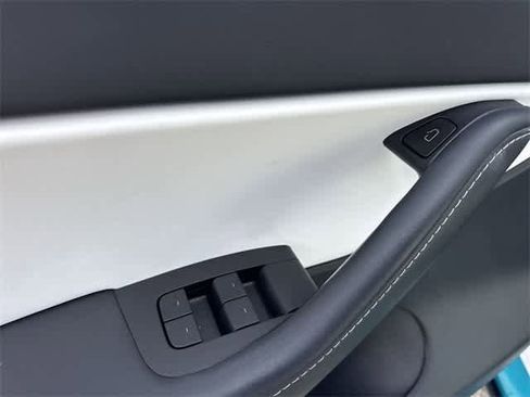 Used 2021 Tesla Model Y Long Range image 14