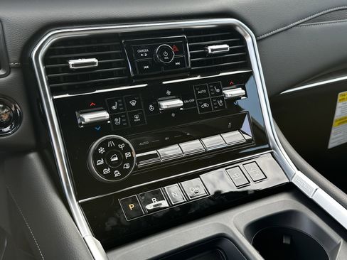 New 2026 Nissan Armada Platinum Reserve w/ Accent Package image 37