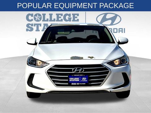 Used 2017 Hyundai Elantra SE image 5